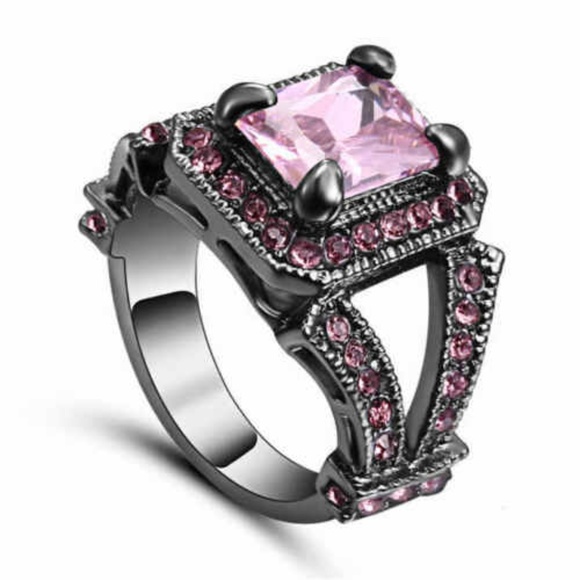 Jewelry - Pink CZ large halo black gold filled fashion ring